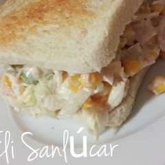 Una foto de Sándwiches vegetales con aguacate piña y cola de langosta. Pasión por el aguacate!!!