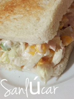 Una foto de Sándwiches vegetales con aguacate piña y cola de langosta. Pasión por el aguacate!!!