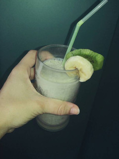 Una foto de Smoothie de kiwi y plátano