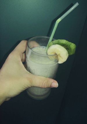 Una foto de Smoothie de kiwi y plátano