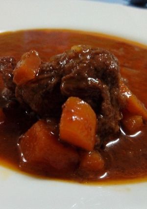 A picture of Brown beef stew (ragoût de boeuf).