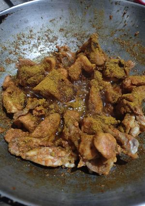 चिकन मसाला ग्रेवी (chicken masala gravy recipe in Hindi) रेसिपी मुख्य फोटो