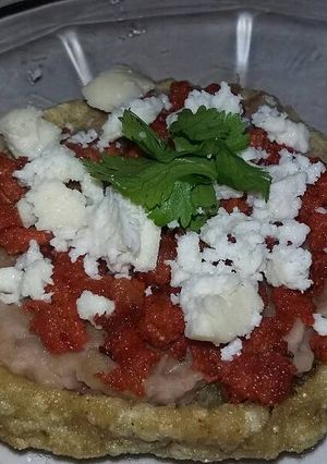 Una foto de Sopes de chorizo