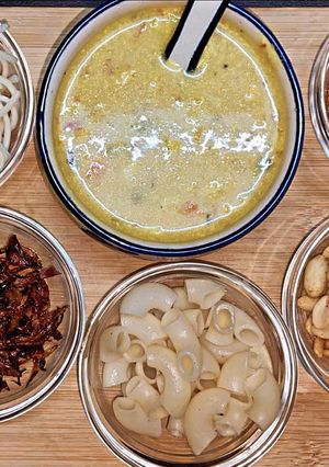 A picture of Veg Burmese Khao Suey.