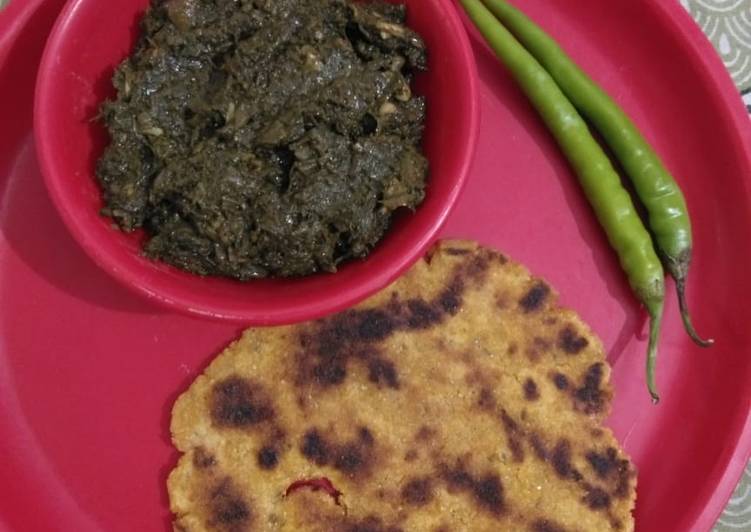 Sarso ka saag with makki ki roti