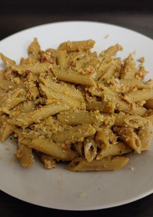 Una foto de Pasta al chipotle y cilantro con atún