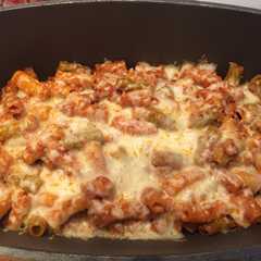 Una foto de Macarrones integrales gratinados con boloñesa vegana