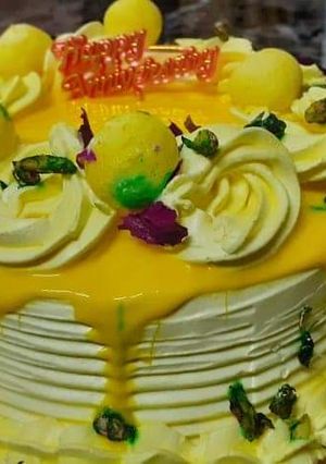 A picture of Rasmalai cake.