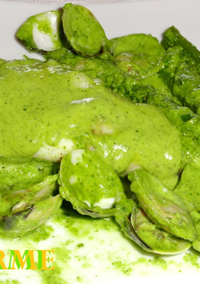 Una foto de Rape con almejas en salsa verde