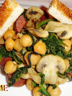 Una foto de Salteado de acelgas con garbanzos y chorizo