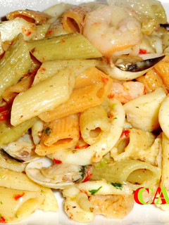 Una foto de Penne rigate coi frutti di mare