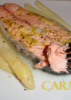 Una foto de Salmón en papillote al aroma de lima