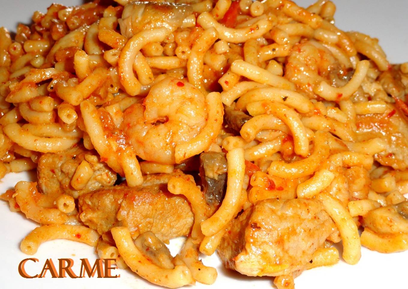Fideuá con secreto y gambas