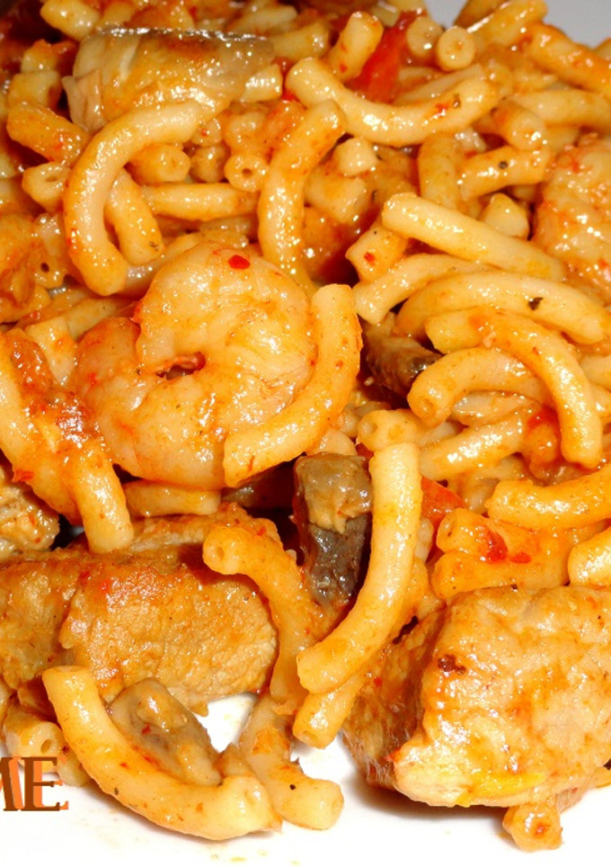 Una foto de Fideuá con secreto y gambas