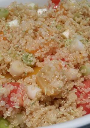 Una foto de Ensalada vegetariana con quinoa