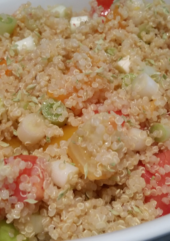 Una foto de Ensalada vegetariana con quinoa