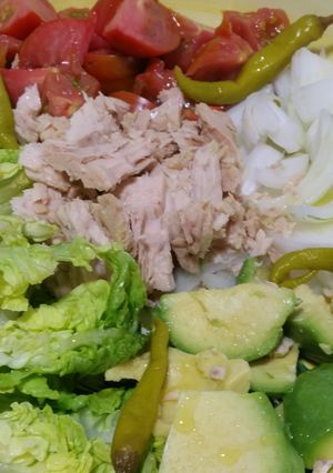 Una foto de Ensalada de atún al limón y sin sal 