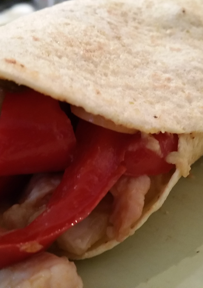 Una foto de Burritos de pollo rápidos y sin complejos