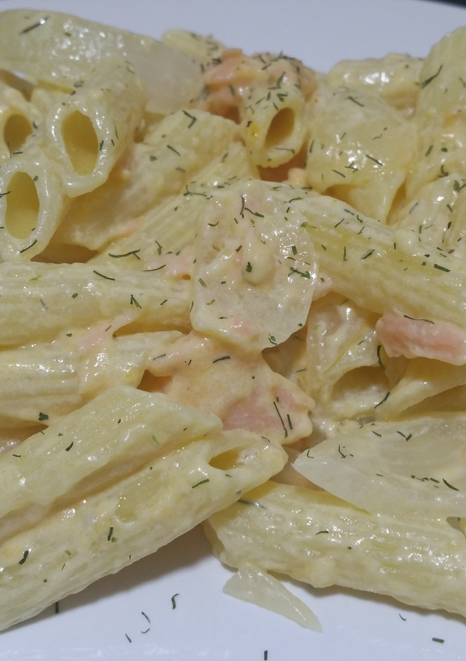 Una foto de Macarrones cremosos al salmón sin gluten y sin nata