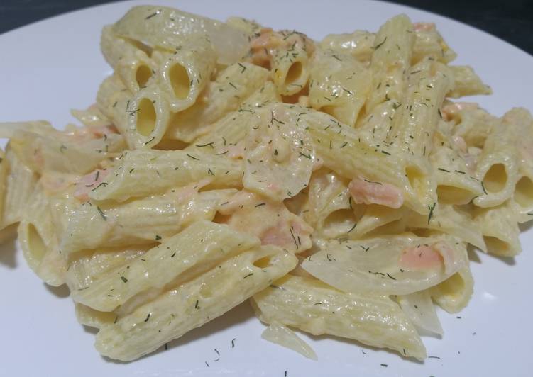 Macarrones cremosos al salmón sin gluten y sin nata