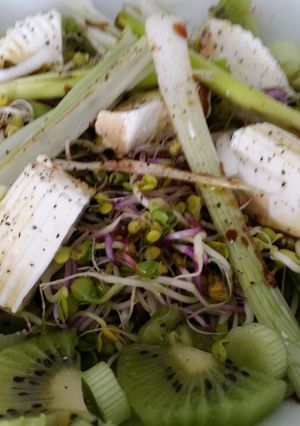 Una foto de Ensalada tan sana como buena