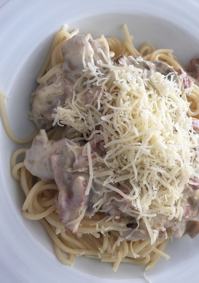 Una foto de Espaguetis con salsa de puerro y champiñón 
