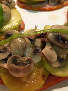 Una foto de Lomo adobado con champiñones