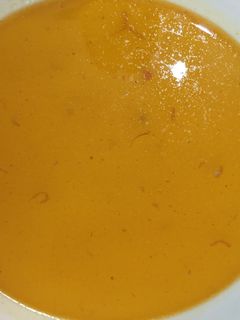 Una foto de Caldo de pollo y verdura