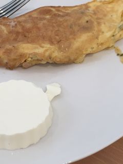 Una foto de Tortilla francesa de atún con queso
