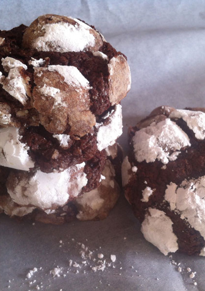 Una foto de Galletas crinkles (craqueladas) de chocolate
