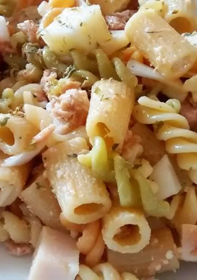 Una foto de Ensalada de pasta ligera y fácil