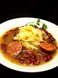 Habichuelas rojas con chorizo y salteado de repollo(col)