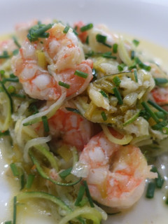 Una foto de Scampi de Camarones y Zucchini