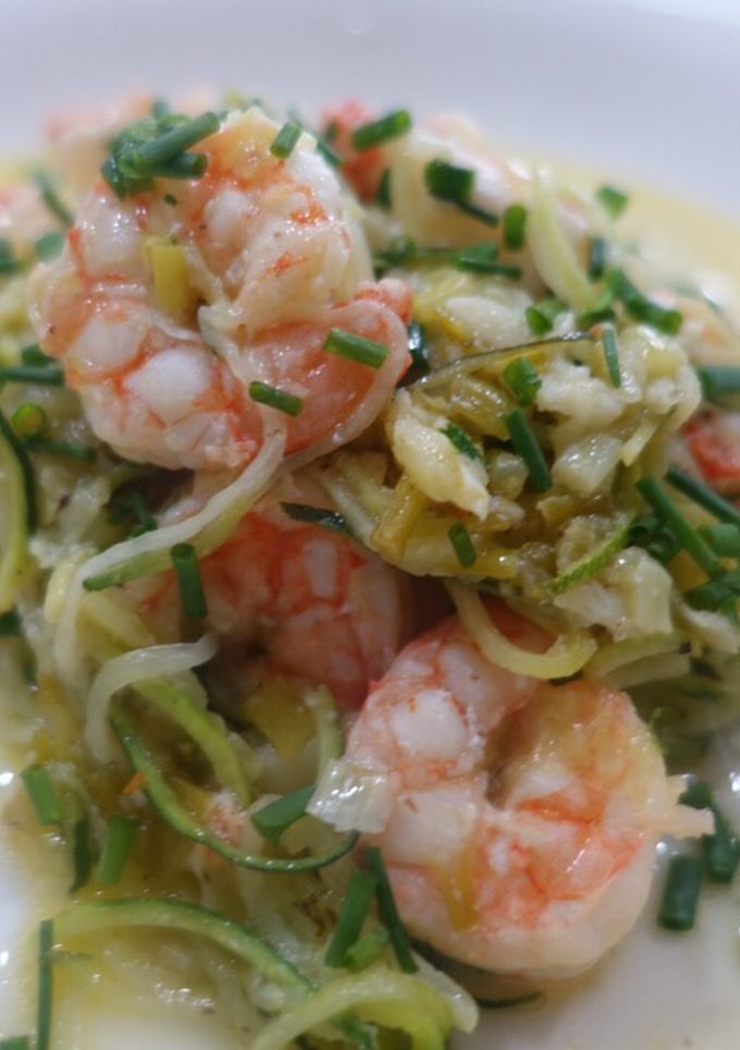 Una foto de Scampi de Camarones y Zucchini