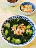 Canh tôm nõn nấu mùng tơi và mướp