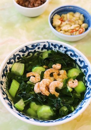 Hình của món Canh tôm nõn nấu mùng tơi và mướp.