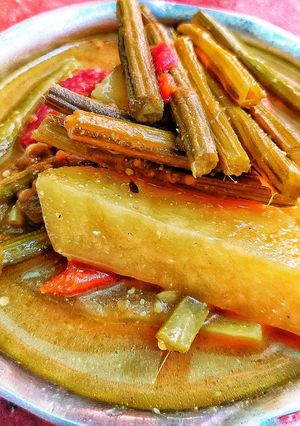 সজনে ডাঁটার ঝোল (Sojne Danta r Jhol recipe in Bengali) রেসিপির প্রধান ছবি