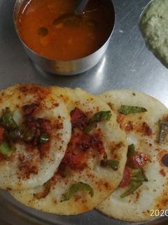 ઉત્તપમ & ચટણી (Uttapam & Chutney Recipe In Gujarati) રેસીપી મુખ્ય ફોટો