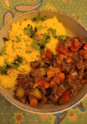 Una foto de Guiso con polenta!!
