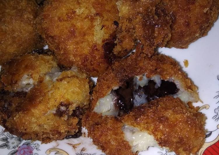 Bahan Bola Pisang Coklat Crispy | Cara Bikin Bola Pisang Coklat Crispy Yang Menggugah Selera