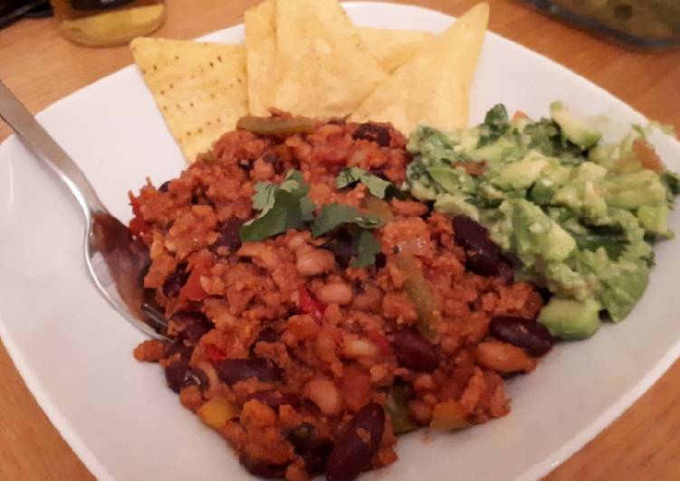 How to Prepare Any-night-of-the-week Vegan Chilli (sin carne!)