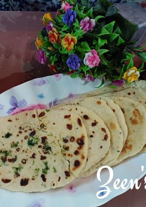 A picture of Homemade Kasuri Methi Naans.