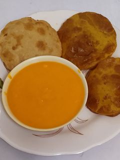 મસાલા પુરી વિથ રસ (Masala Puri Recipe In Gujarati) રેસીપી મુખ્ય ફોટો
