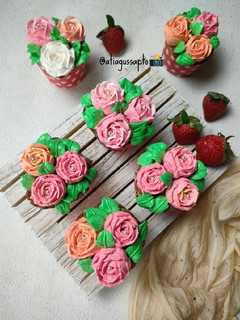 Foto resep Cup Cake Berbunga-Bunga (669)