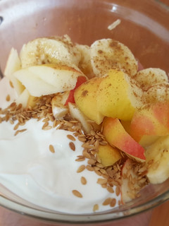 Una foto de Ensalada de frutas con yogurt