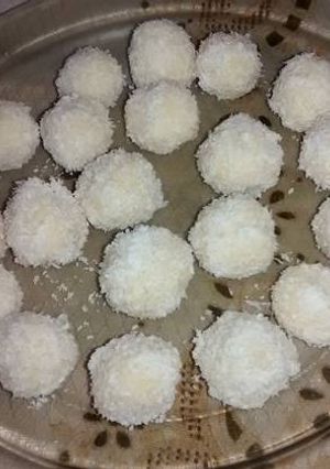 Una foto de Trufas de chocolate blanco y coco