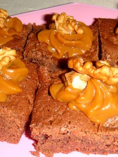Una foto de Deliciosos brownies con nuez