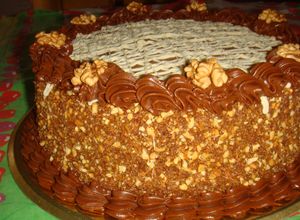 Una foto de Como rellenar y decorar tortas