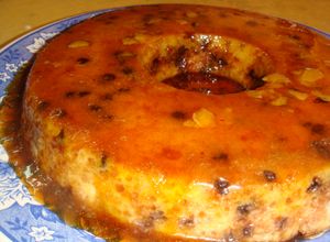 Una foto de Budín con restos de bizcochuelo