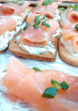 Una foto de Canapés de Salmón ahumado 